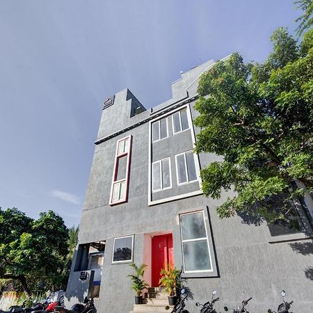 Upar Hotels Uthandi, Ecr Csennai Kültér fotó