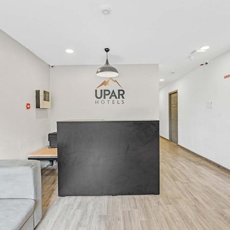 Upar Hotels Uthandi, Ecr Csennai Kültér fotó