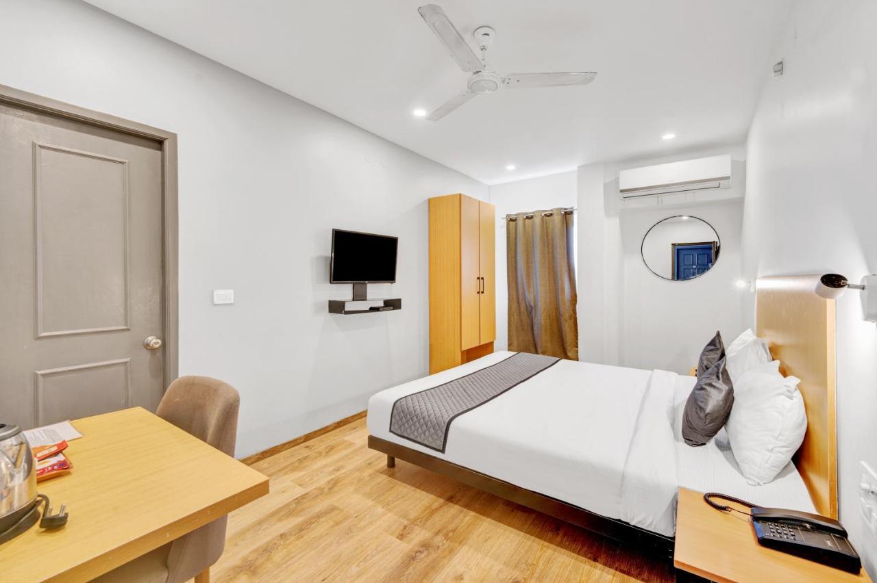 Upar Hotels Uthandi, Ecr Csennai Kültér fotó