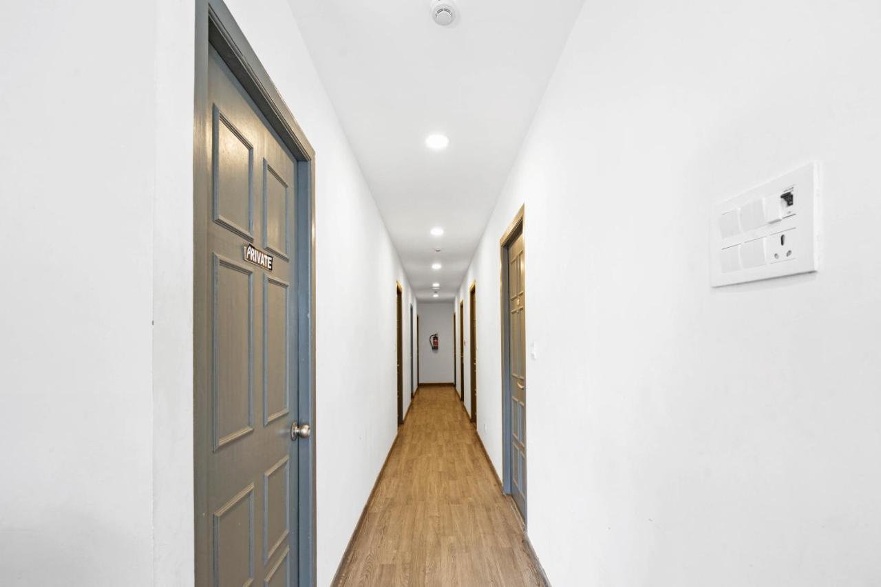 Upar Hotels Uthandi, Ecr Csennai Kültér fotó